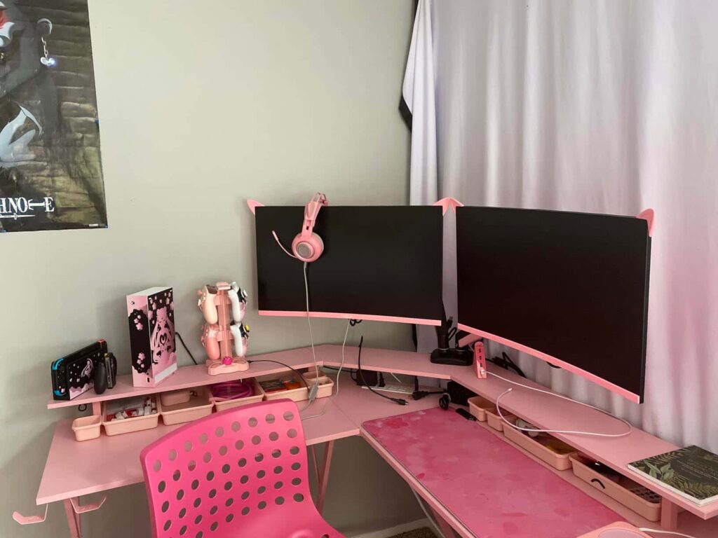 The FYHXele FY27FHP is a true standout when it comes to design. Its vibrant pink color and optional silicone "cat ears" make it a unique addition to any setup, especially for those who value aesthetics.